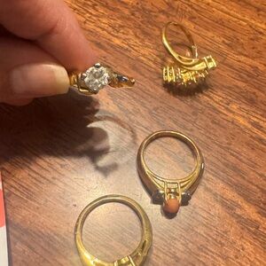 4 Gold Tone Womens Rings with multi stones. Ring size 8/9